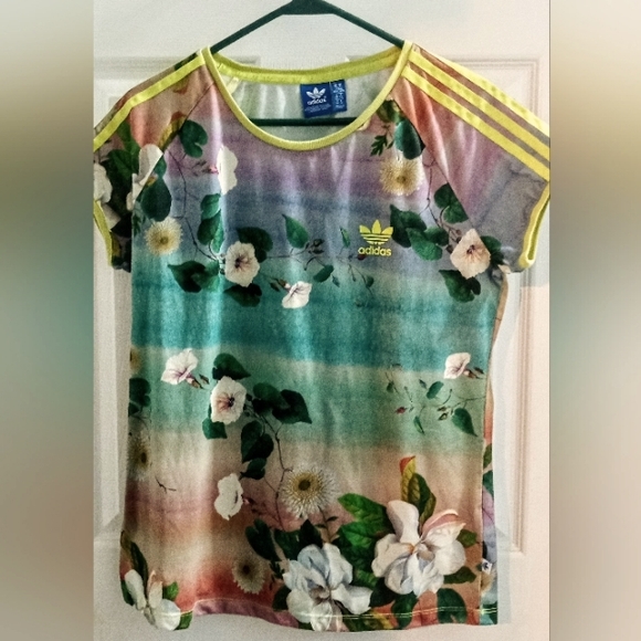 HTF Size Medium Women's Adidas floral active wear t-shirt. EUC just gorgeous. - Picture 1 of 5